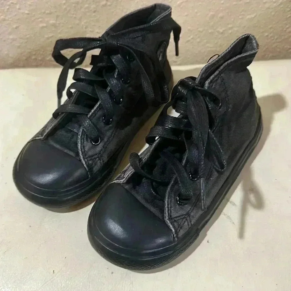 Converse kids size 10